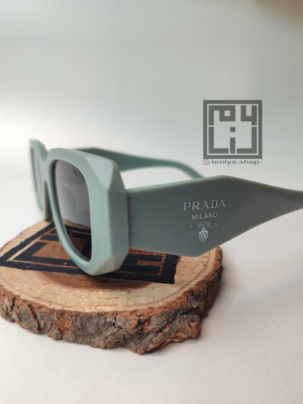 عینک پرادا مستطیلی رنگ سبز پاستلی