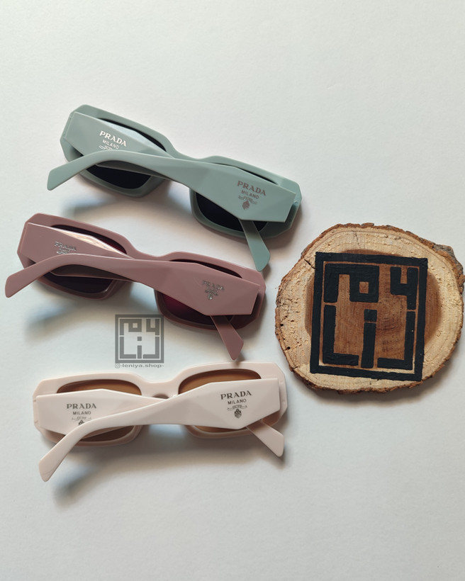 عینک پرادا مستطیلی رنگی